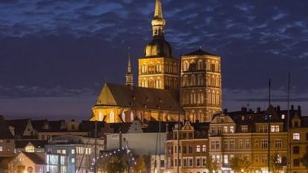 Urlaub auf Rügen Nikolaikirche Stralsund