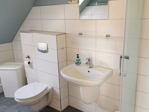 Ferienwohnung Schaprode Wohnung Hiddenseeblick Badezimmer